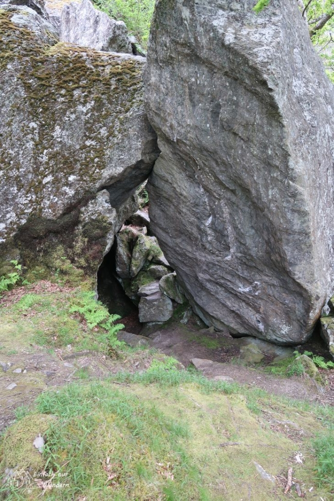 Rob Roys Cave ist vielmehr ein Unterstand zwischen zusammenliegenden Felsbrocken.